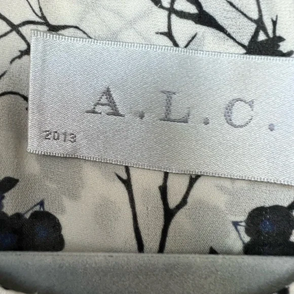 A.L.C. Silk black and white floral blouse size M - Picture 6 of 6